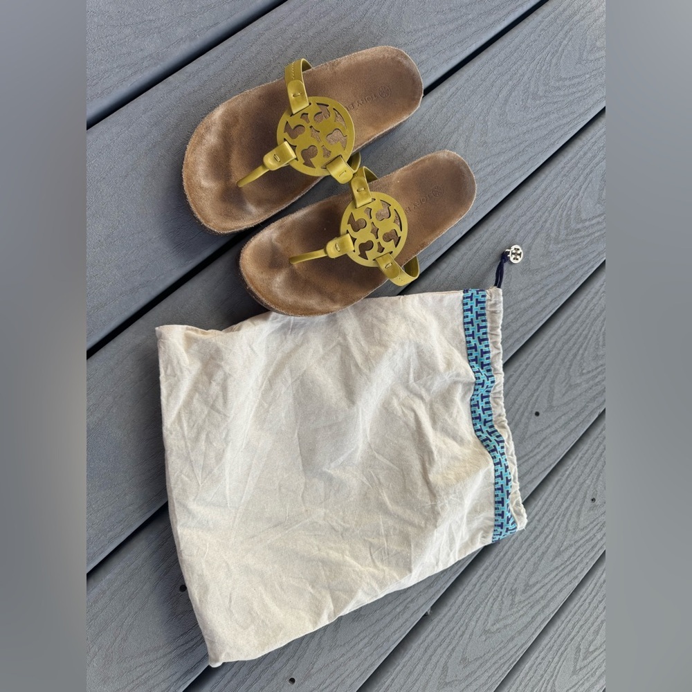 Tory Burch Miller Sandals Yellow Leather Logo Thong Size 8.5 w/ Dust Bag